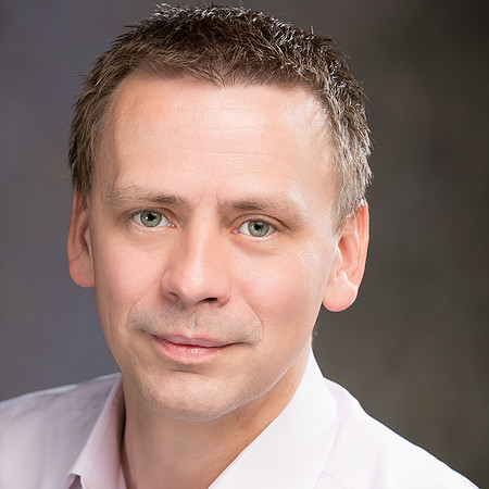 HEADSHOTS-Kristian-Square-WebSize-1